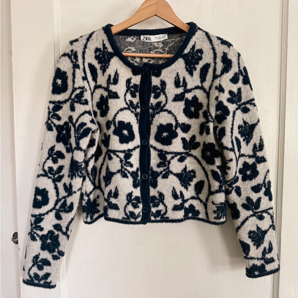 Zara Women's Floral Cropped Cardigan Sweater - White & Navy